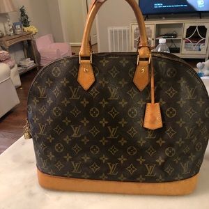 Louis Vuitton Alma MM bag - largest size!